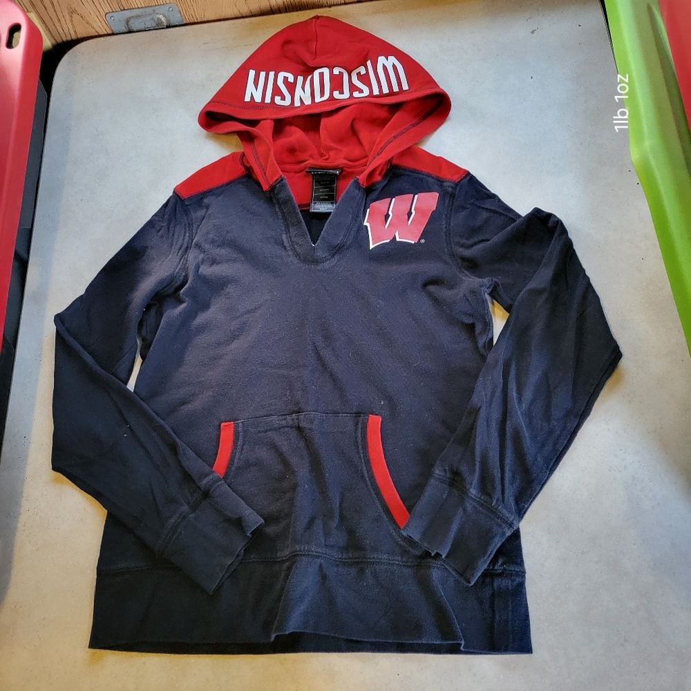 5/$15 Adidas Wisconsin Badgers Hooded Top